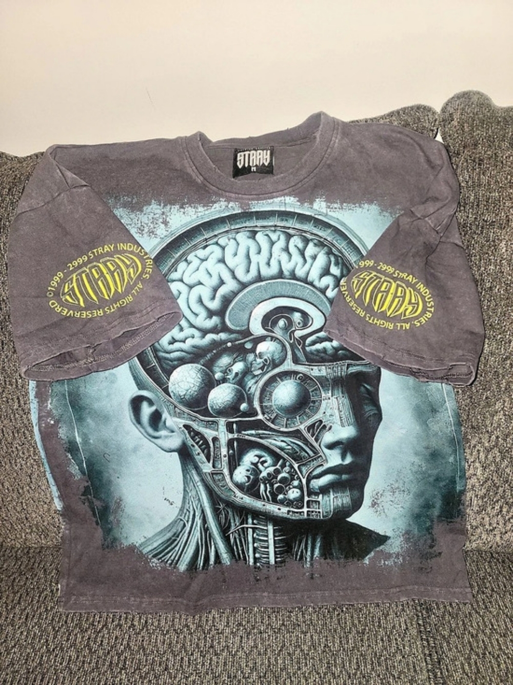 Stray Industries Brain graphic tee Graphic Short Sleeve Tee NWT in Black & Blue